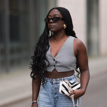 femme noire avec tresses sirènes