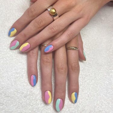 ongles pastel