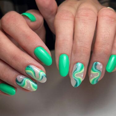 groovy green nail art