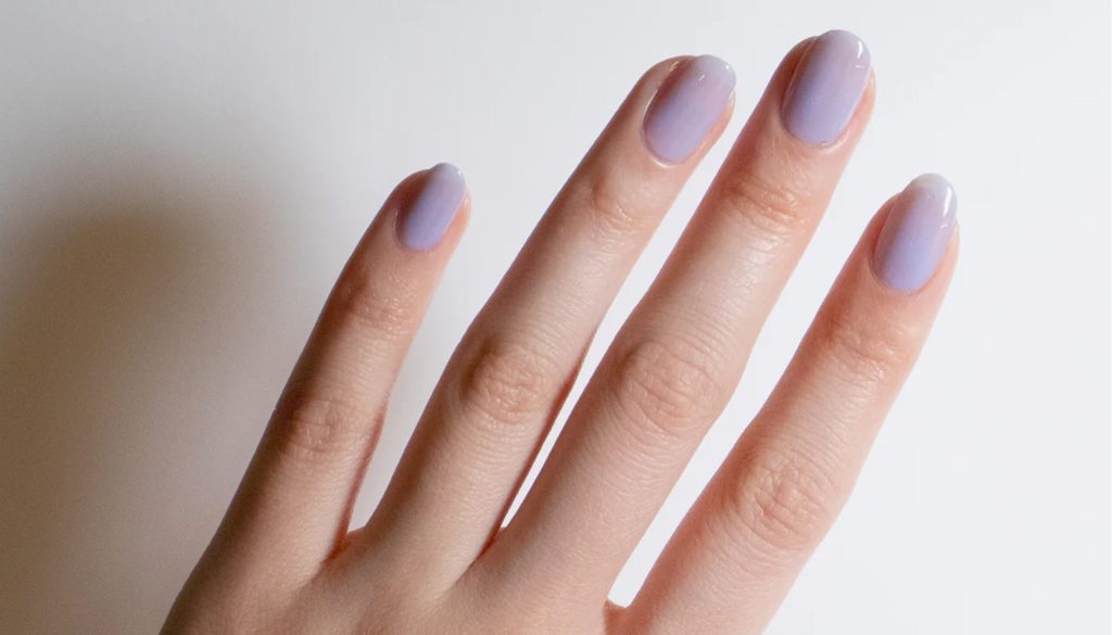 8 Vernis Parfaits pour Adopter le Look Lavande des Ongles Savon